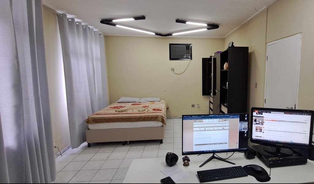 Casal com ar, iluminado e ventilado
