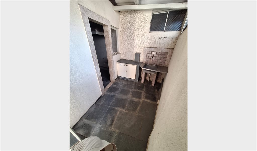 Casal com ar, iluminado e ventilado — foto